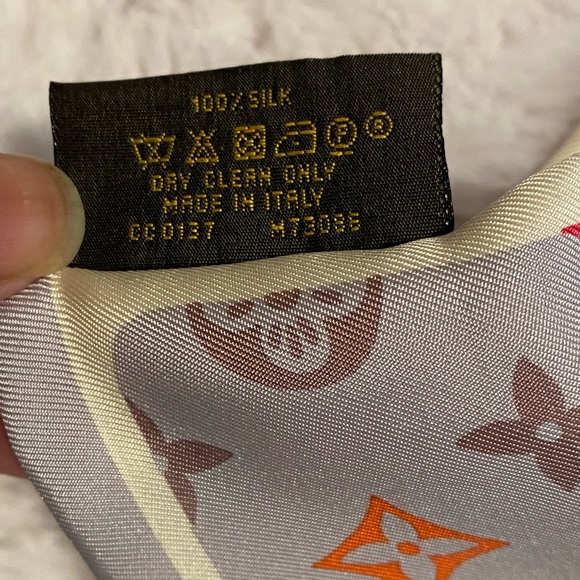 New Authentic Louis Vuitton Bandeau❗️ - Picture 4 of 5